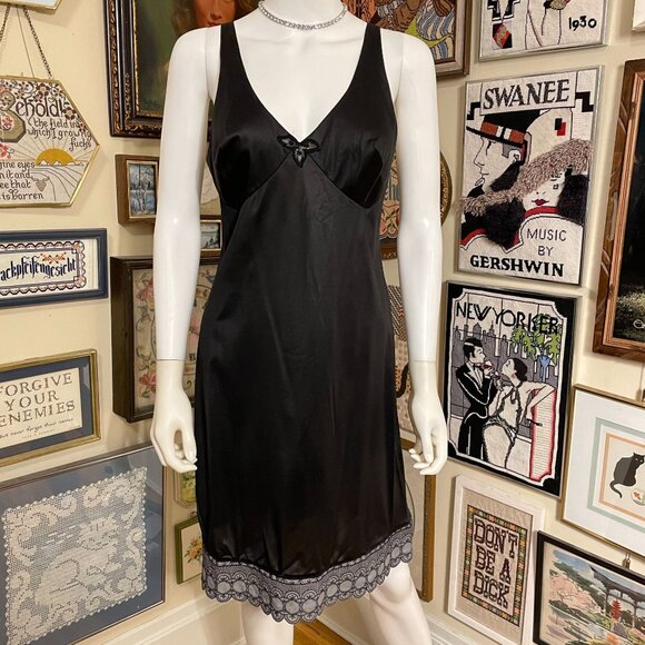 60s Vintage Sears Black Nylon Slip with Unusual Lace Hem & Bow Detail Size 34 - Picture 1 of 7